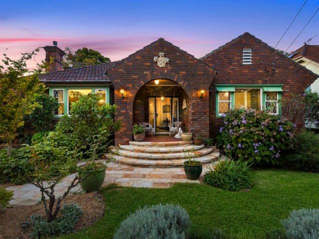 Space, charm and tranquility in blue ribbon position