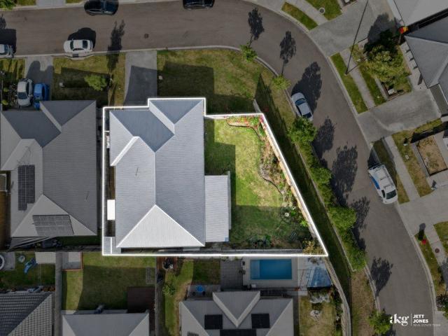 Space, Comfort and a Generous Corner Block
