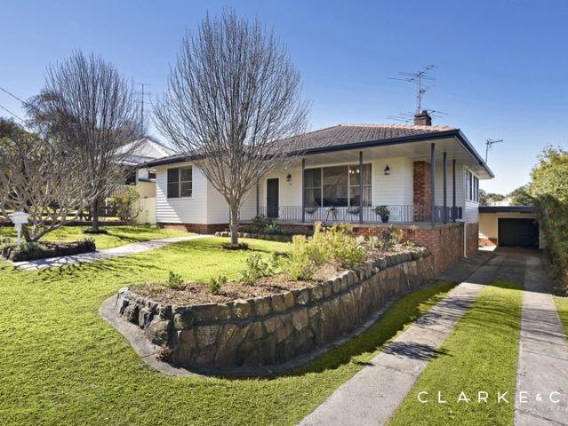 SPACE, COMFORT AND A PICTURESQUE OUTLOOK!