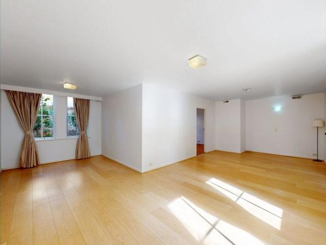 FRESHLY PAINTED Space, Comfort and Convenience in Canterbury