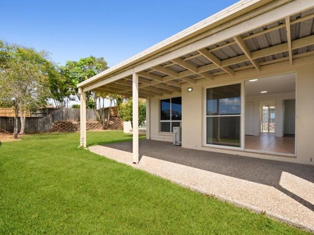 Space, Comfort & Convenience in a Family Friendly Parkwood Position