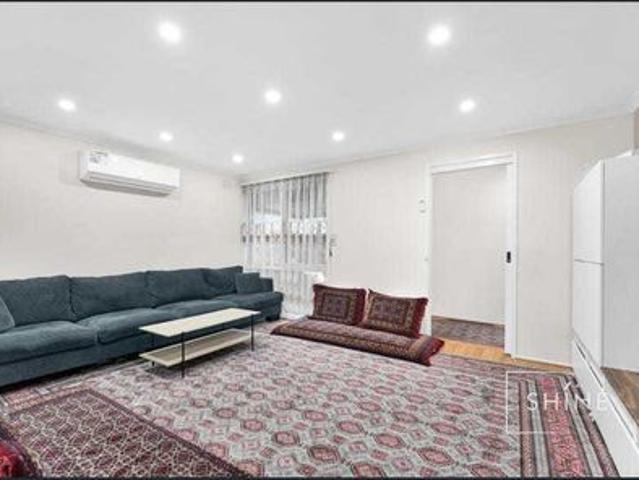 Space, Comfort & Convenience in a Prime Court Location