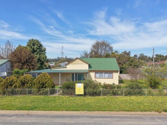 Space, Comfort & Convenience in the Heart of Barham