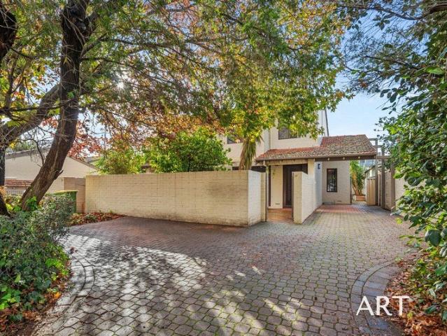UNDER APPLICATION SPACE, COMFORT & CONVENIENCE IN THE HEART OF COMO