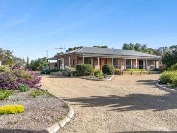 House for sale in Berri - Equipped kitchen