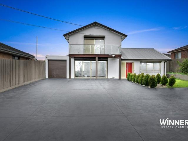 Space, Comfort & Exceptional Family Appeal on 844m²