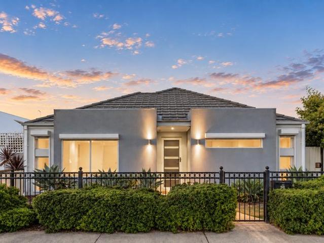 Space, Comfort & Effortless Indoor Outdoor Living