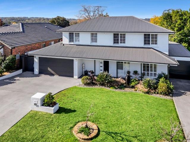 Space, Comfort & Entertaining in the Heart of North Richmond