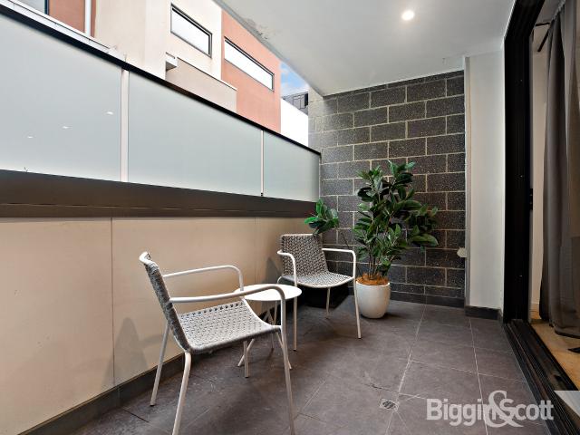 SPACE & COMFORT IN A LIFESTYLE SETTING