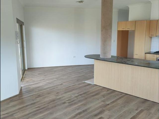 Space & Comfort in Convenient Location