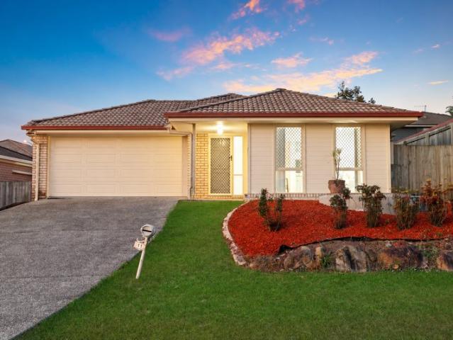 Space, Comfort & Lifestyle Your Family Haven in the Stretton State College Catchment!