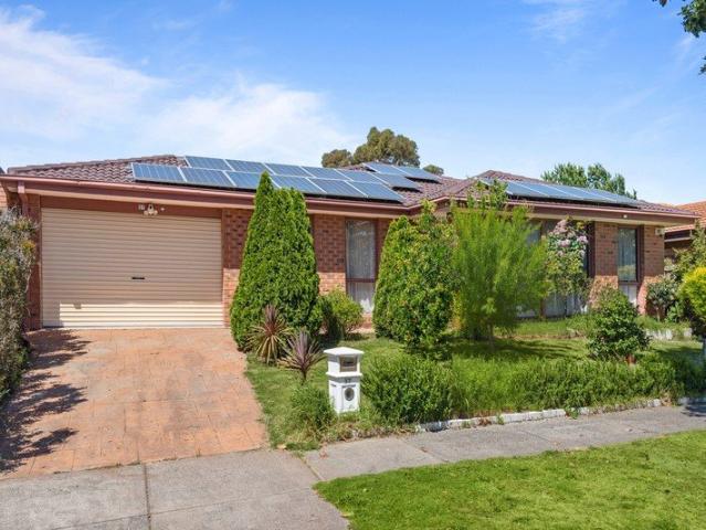 Space, Comfort & Parkside Living Single Level Space in a Prime Pocket Ready to Enjoy, Ready to Grow