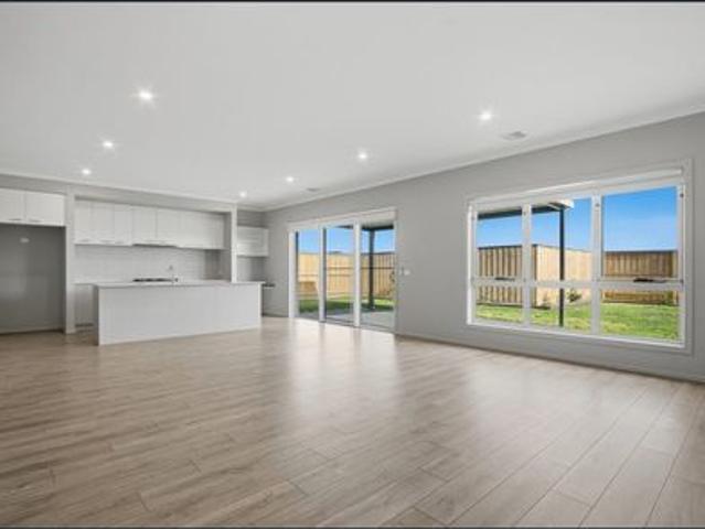 Space & Comfort Right Here In Traralgon