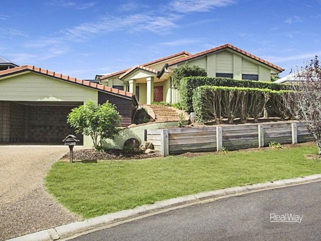 Space, Comfort & Sweeping Views in Mt Kynoch