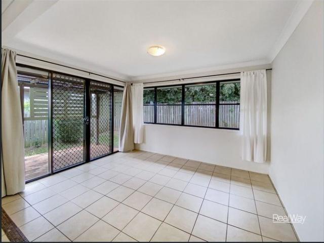 Space, Comfort & Sweeping Views in Mt Kynoch