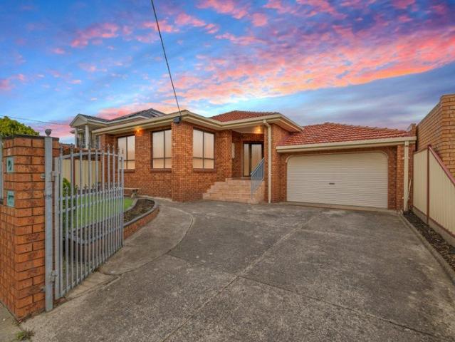 Space, Comfort & Versatility In A Prime Lalor Setting
