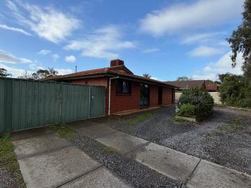 Space, Convenience & Endless Potential in a Quiet Cul de Sac