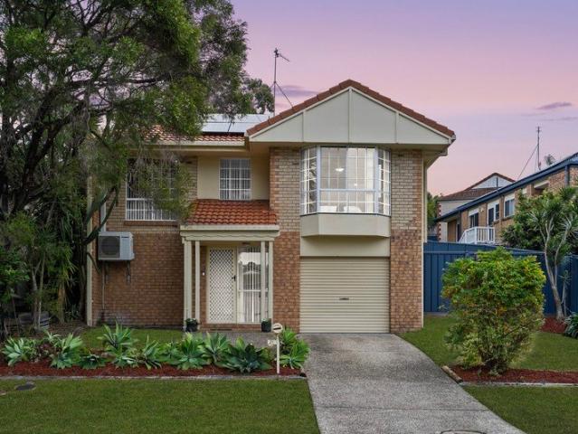 Space & Convenience in an Unbeatable Location 21 Castagno Avenue