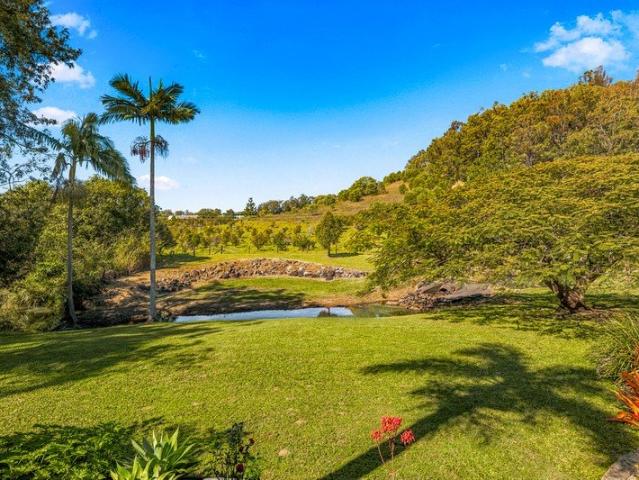 Space, Creekside Charm and a Relaxed Country Feel