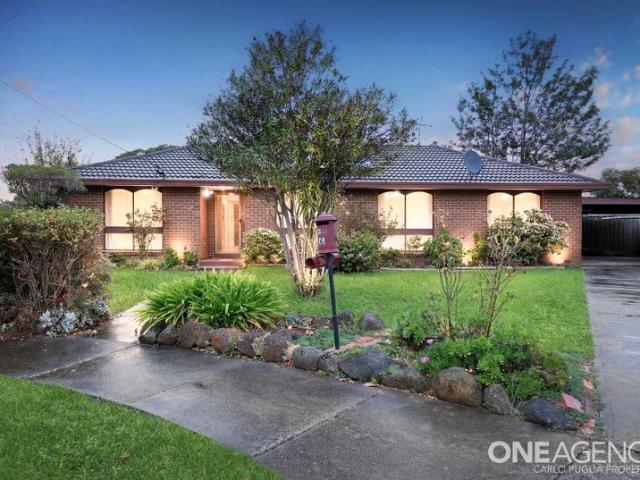 Space for Everyone Expansive Living Room, Separate Rumpus Room & Study!