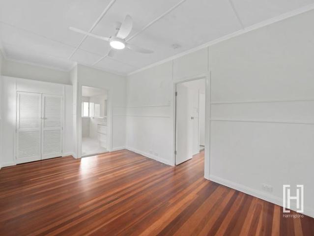 Space for Everyone Newly Renovated, Air conditioned, 5 Bedroom + Study, 2 Storey, 2 Living Rooms Home in Quiet Cul De Sac