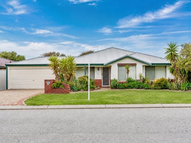 SPACE FOR THE WHOLE FAMILY FOUR LIVING AREAS, GREAT OUTDOOR LIVING & A 669m² BLOCK