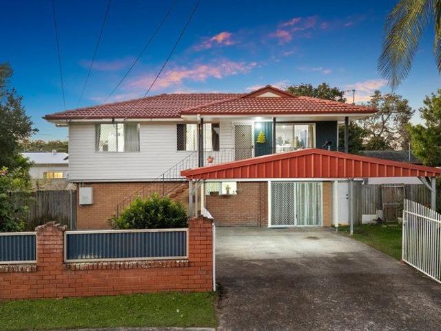 Space, Flexibility & an Outdoor Kitchen to Envy | Highset Home | Multiple Living Zones