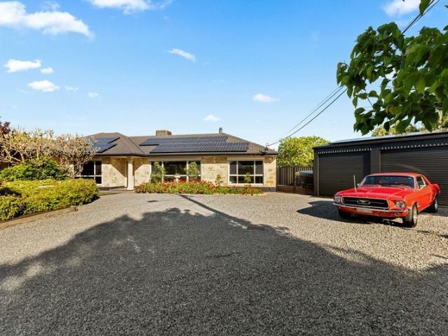 Space, Flexibility & Exceptional Family Entertaining!