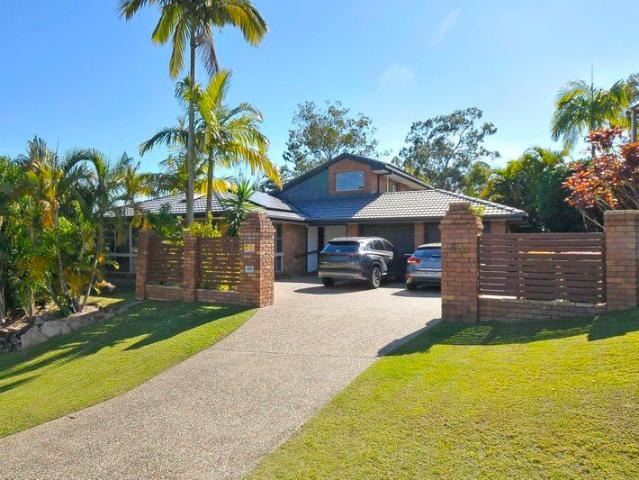 Space, Flexibility & Relaxed Elanora Lifestyle