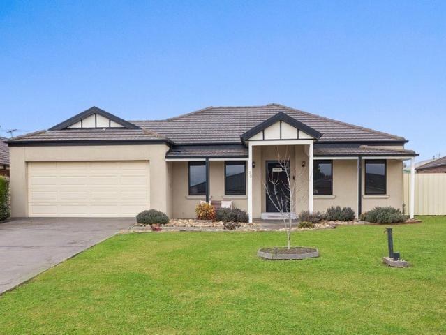 Space Inside, Space Outside The Best of Both on 1,017m2 approx