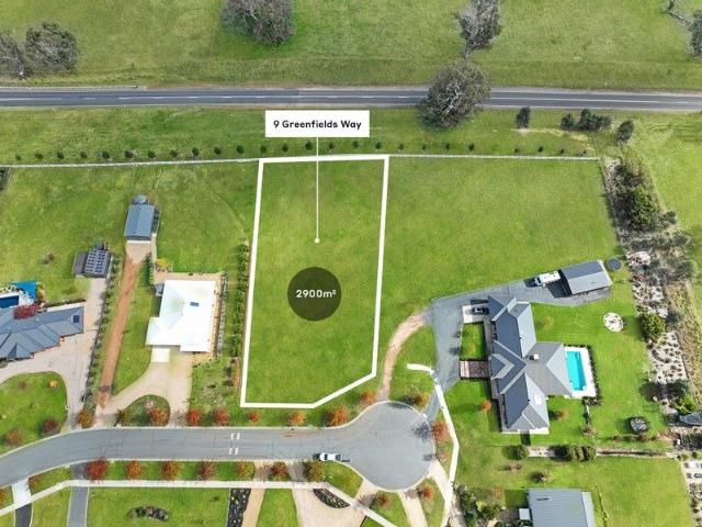 Space, lifestyle and a blank canvas on 2,900m2
