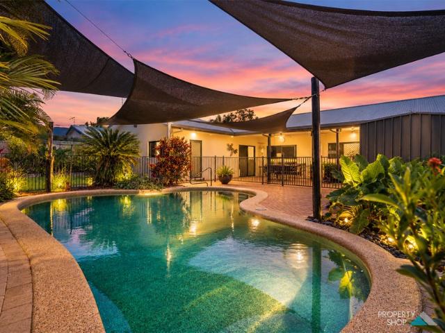 SPACE, LIFESTYLE & TROPICAL ENTERTAINING ON 719m²