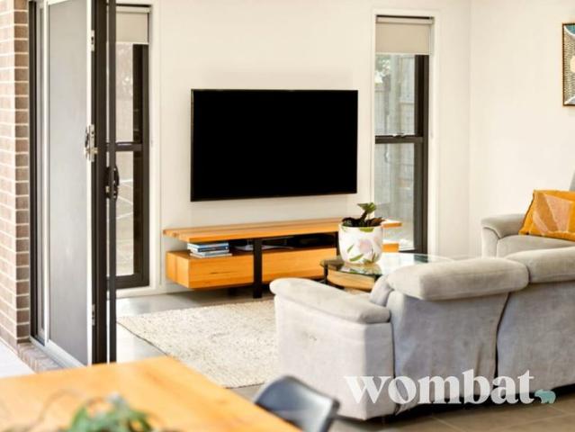 Space, Light and Leafy Surrounds