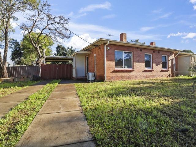 Space, Location & Value Welcome to Dowlish Street!