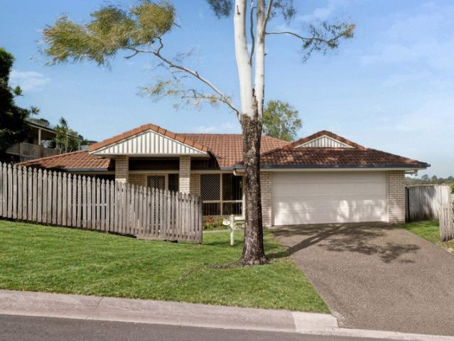 Space, Outlook & Potential on 722m² in Ormeau Hills