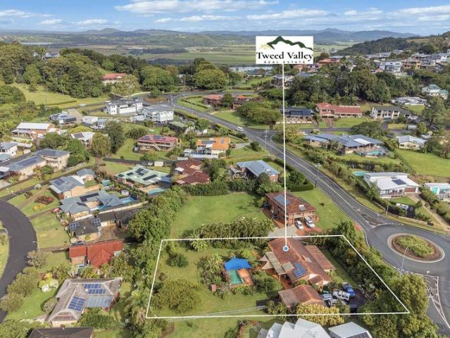 Space, Potential & Lifestyle on over Half an Acre