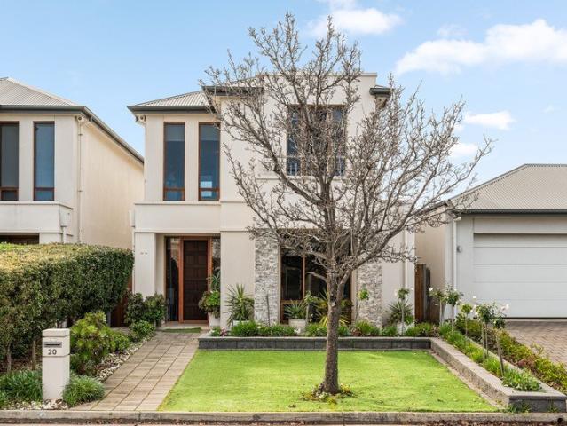 Space, Privacy & an Entertaining Area to Love