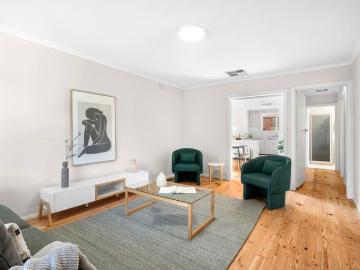 Space, Privacy and a Wraparound Courtyard to Love