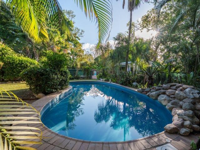Space, Privacy and an Established 4,000m² Setting