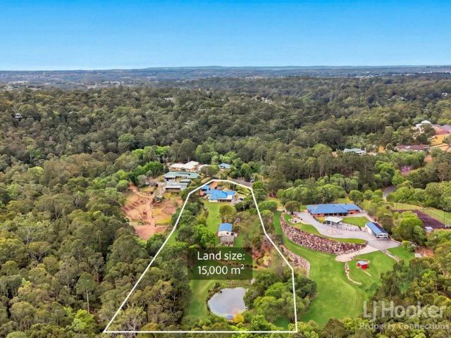 Space, Privacy and Lifestyle on 1.5 Hectares in Prime Cashmere Location