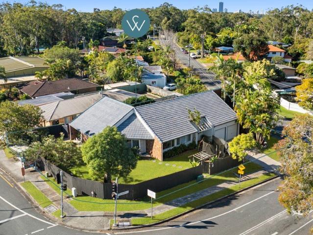 SPACE, PRIVACY & DUAL LIVING POTENTIAL IN STANDOUT ASHMORE LOCATION!
