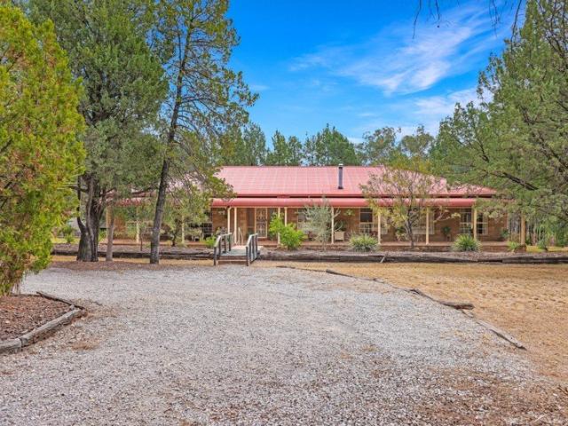 SPACE, PRIVACY & LIFESTYLE JUST MINUTES FROM TAMWORTH