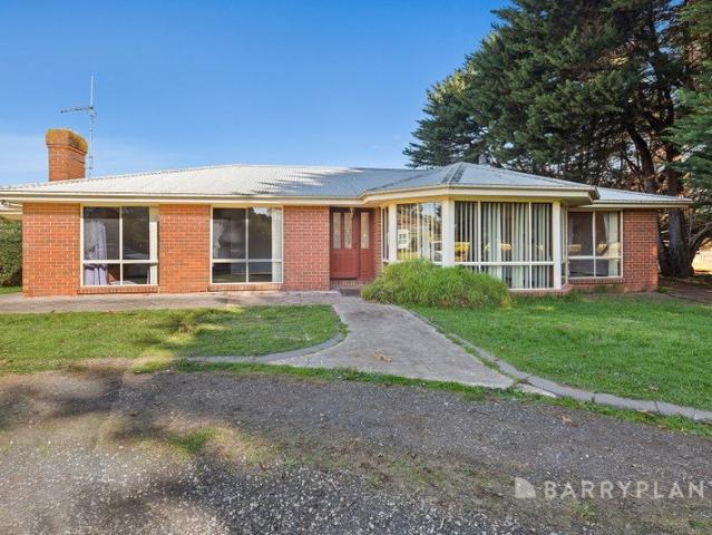 Space, Privacy & Lifestyle on 2 Acres