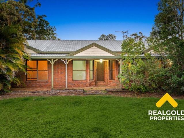 Space, Privacy & Lifestyle on 3,375m² The Perfect Family Acreage Retreat