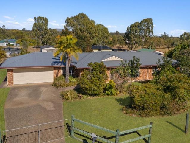 Space, Privacy & Poolside Living on 4,159m2