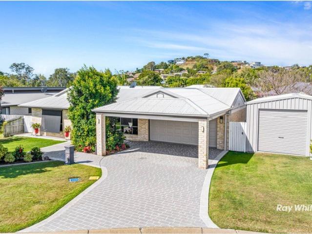 Space, Privacy & Position Just 600m From Lammermoor Beach