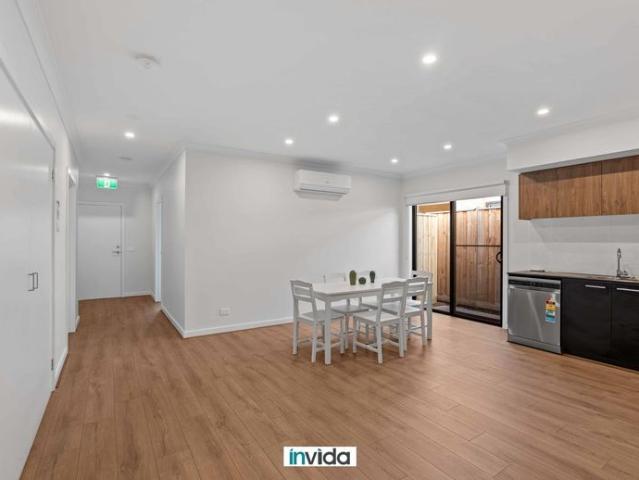 SPACE, PRIVACY, SAVINGS — YOUR OWN ENSUITE ROOM WITH BILLS & INTERNET ALL INCLUDED