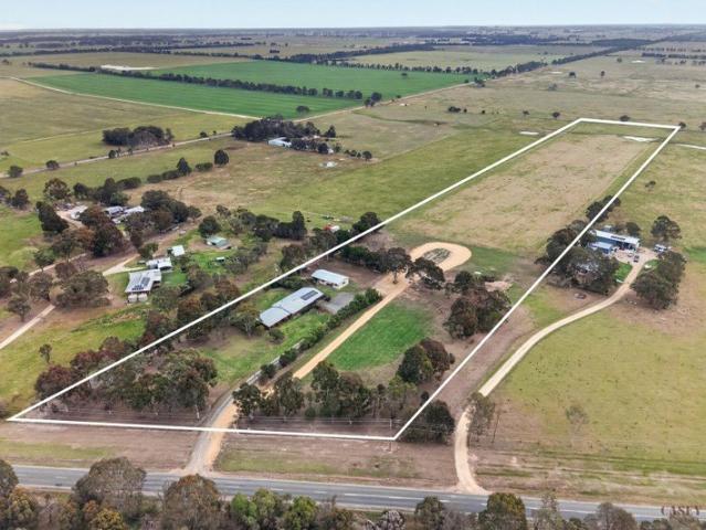 Space, Quality & Acreage Minutes from Town