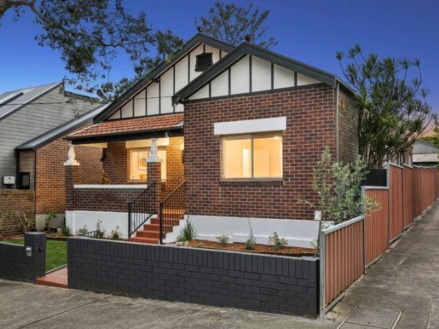 Space, Scope and Comfort in a Large Single Level Home