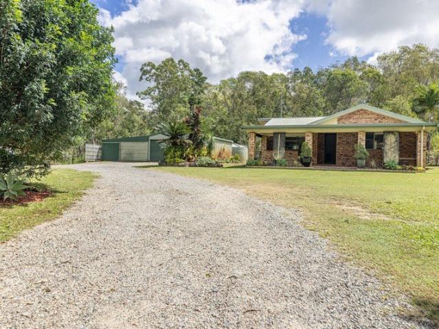 Space, Serenity & Two Homes on 3.69 Hectares